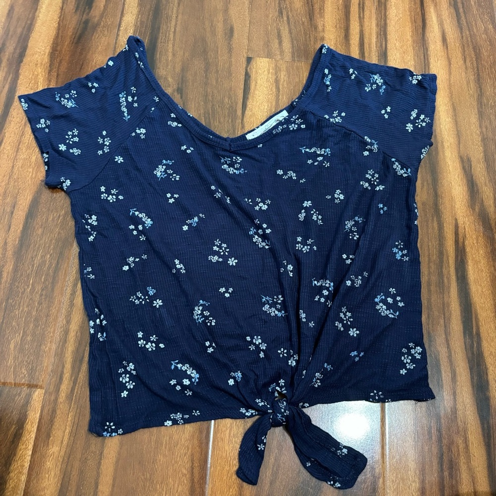 Blue floral top women’s size xs